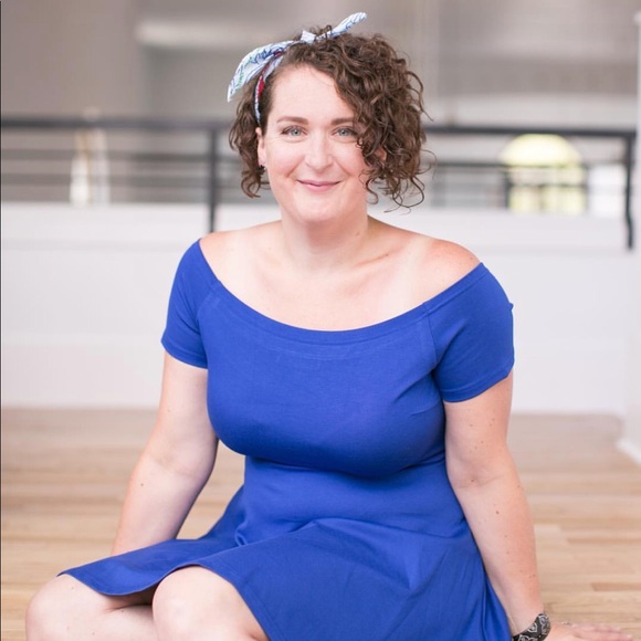 Meet your Posher, Elisabeth - Picture 2 of 2